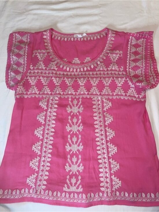 Tops - Embroidered Pink Women’s Short-Sleeve Top